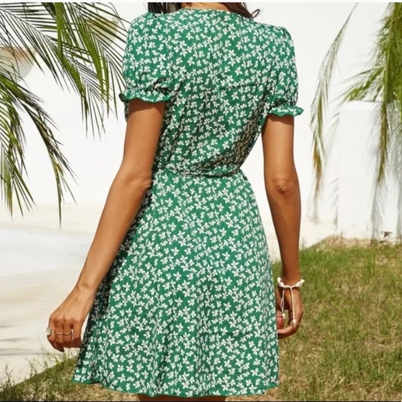 Boho Floral Print Puff Sleeve Wrap Dress - Picture 3 of 4